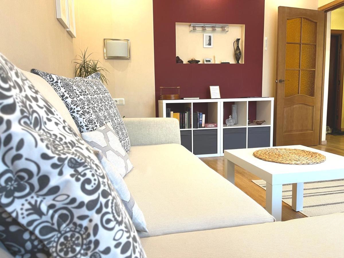 Cozy Home Apartment Lielvardes, Free Parking, Self Check-In รีกา ภายนอก รูปภาพ