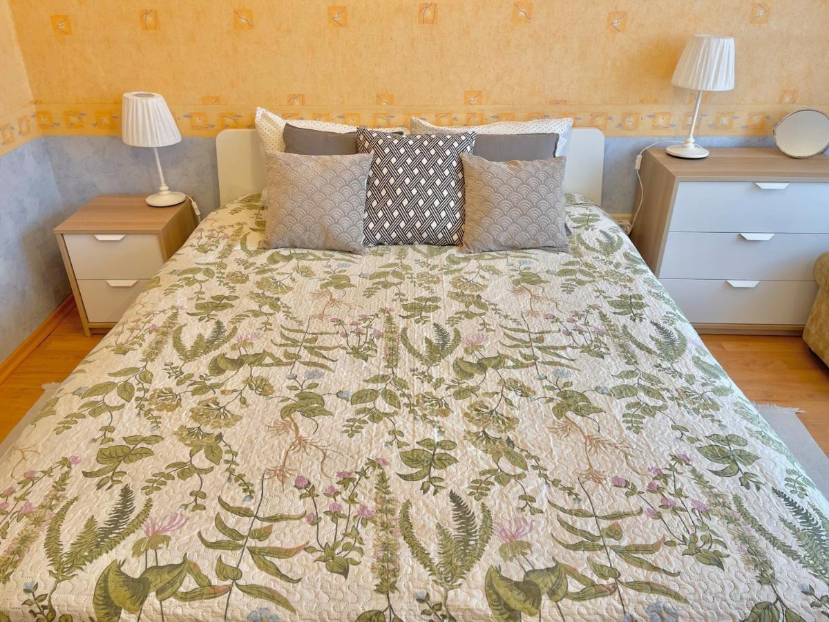 Cozy Home Apartment Lielvardes, Free Parking, Self Check-In รีกา ภายนอก รูปภาพ