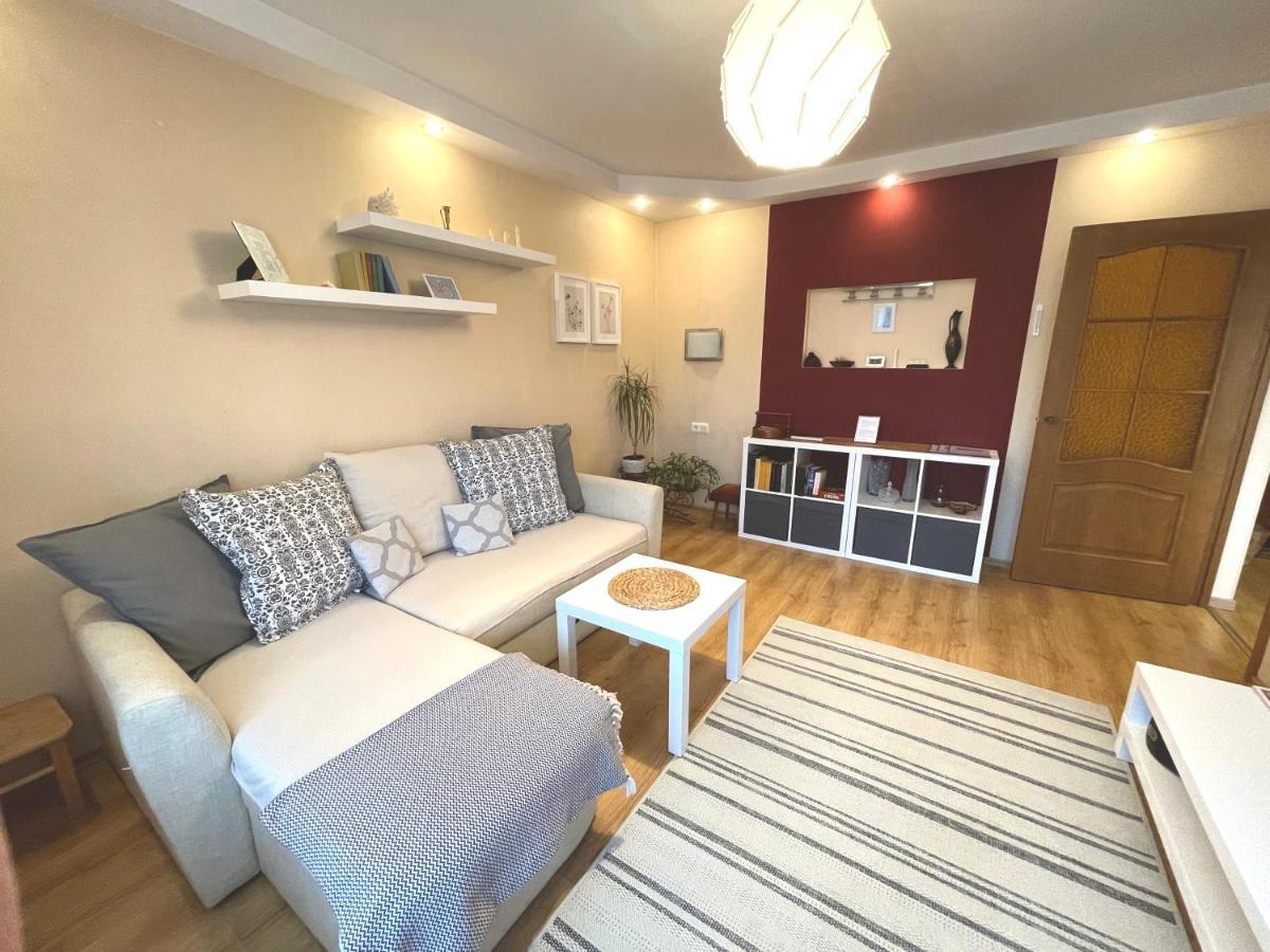 Cozy Home Apartment Lielvardes, Free Parking, Self Check-In รีกา ภายนอก รูปภาพ