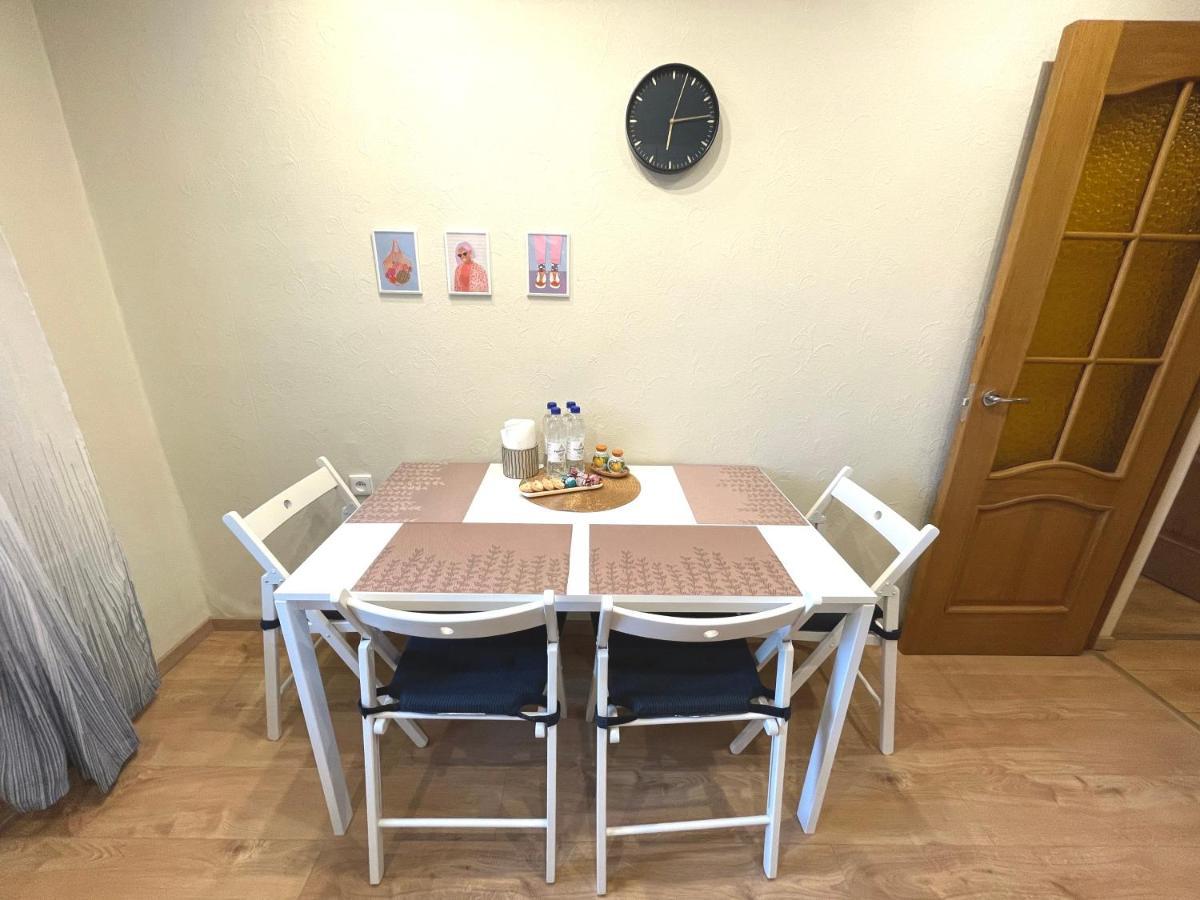 Cozy Home Apartment Lielvardes, Free Parking, Self Check-In รีกา ภายนอก รูปภาพ