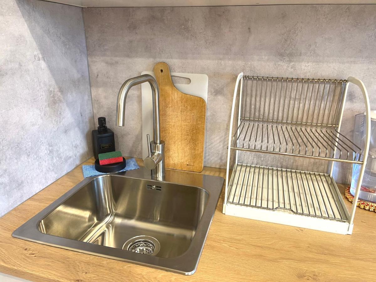 Cozy Home Apartment Lielvardes, Free Parking, Self Check-In รีกา ภายนอก รูปภาพ