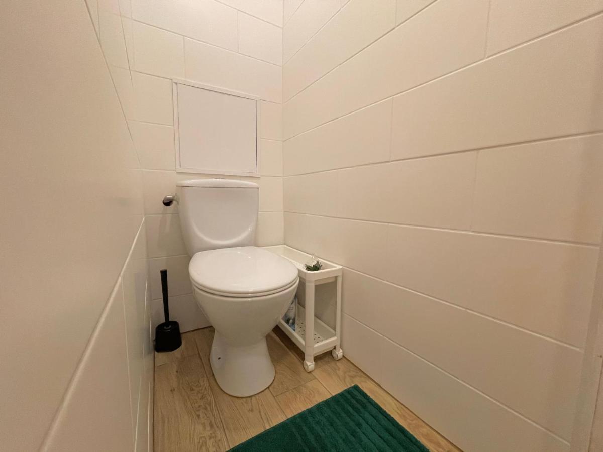 Cozy Home Apartment Lielvardes, Free Parking, Self Check-In รีกา ภายนอก รูปภาพ