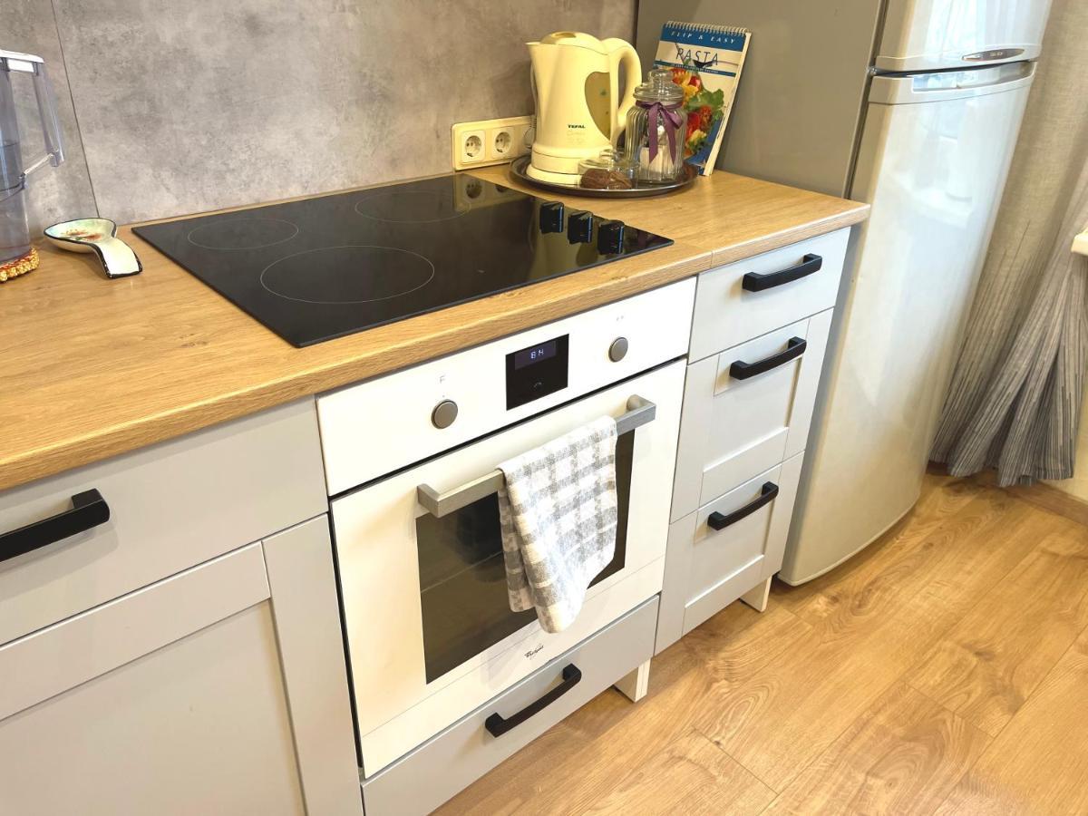 Cozy Home Apartment Lielvardes, Free Parking, Self Check-In รีกา ภายนอก รูปภาพ
